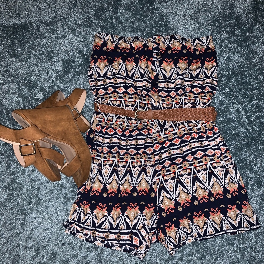 SOLD NWT Love Culture Navy/Tan Printed Romper Lrg